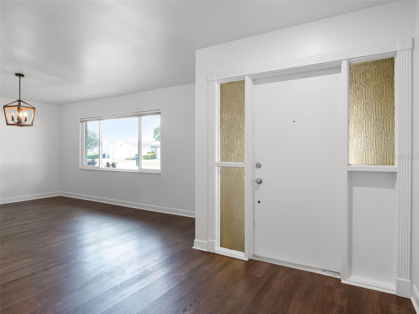Image 7 of 41 For 618 Aldama Court
