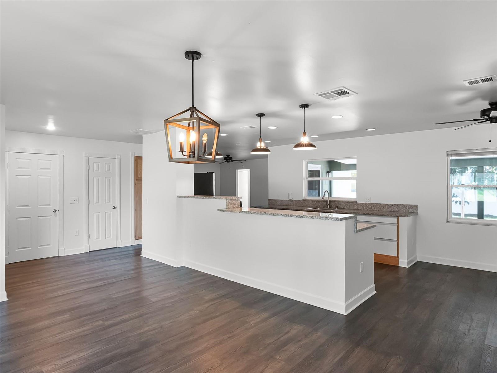 Image 9 of 41 For 618 Aldama Court