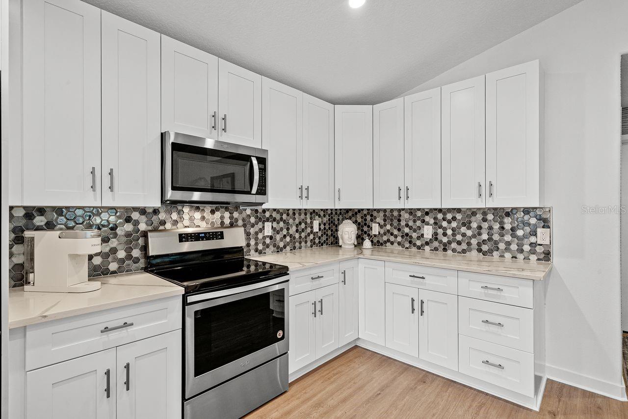 Image 11 of 46 For 749 Warwick Place