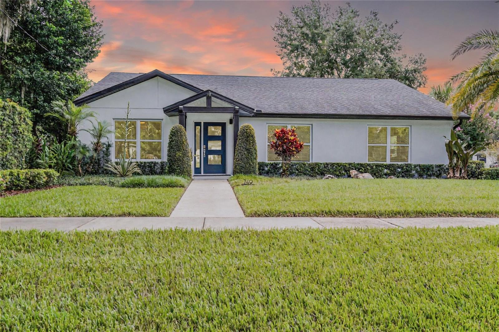 Image 2 of 46 For 749 Warwick Place