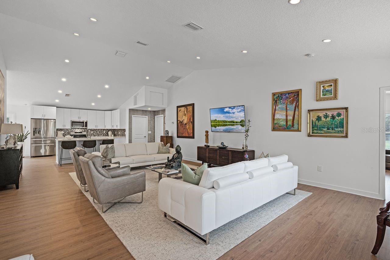 Image 7 of 46 For 749 Warwick Place