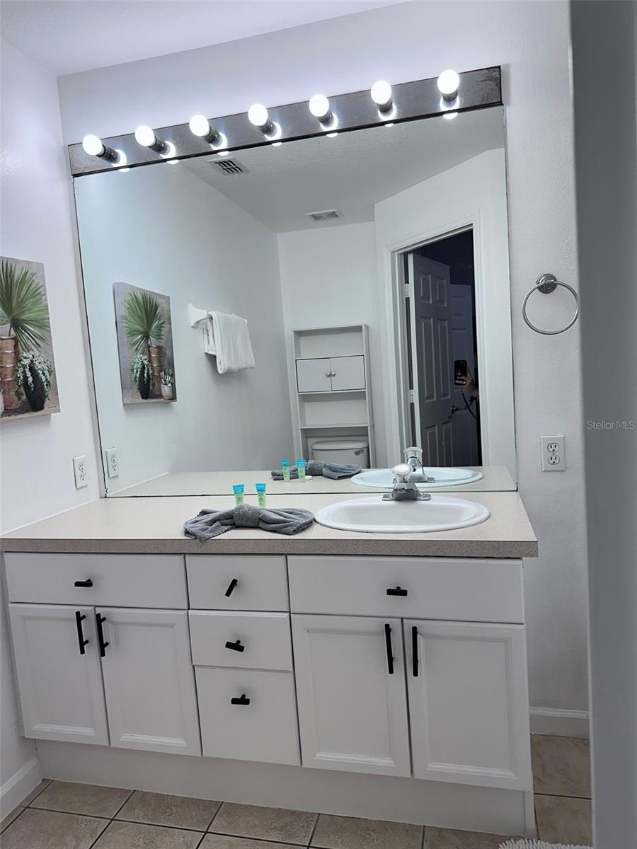 Image 20 of 34 For 2381 Silver Palm Drive