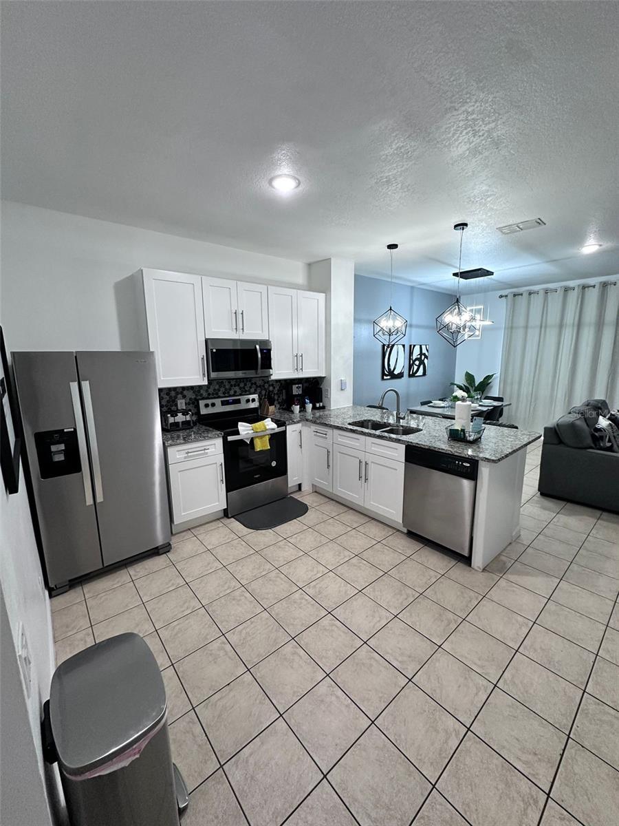 Image 4 of 34 For 2381 Silver Palm Drive