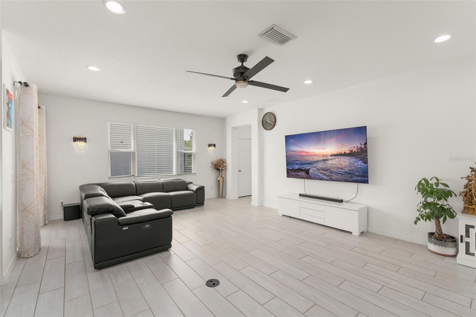 Image 16 of 61 For 1154 Chase Austin Way