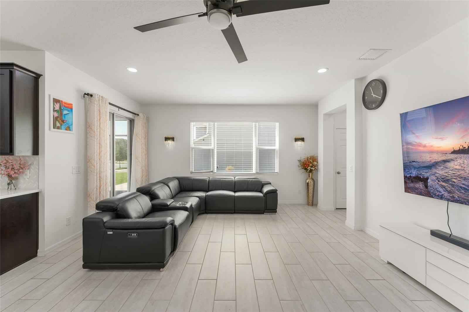 Image 17 of 61 For 1154 Chase Austin Way