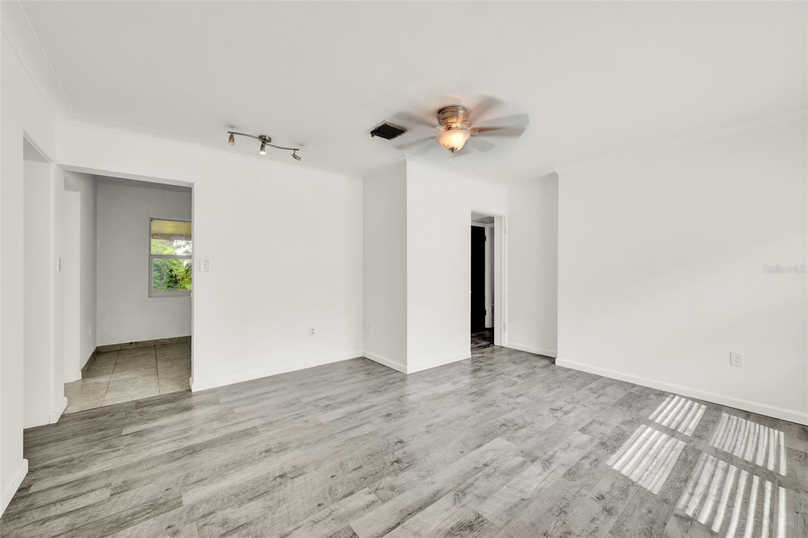 Image 4 of 20 For 300 Glenwood Avenue