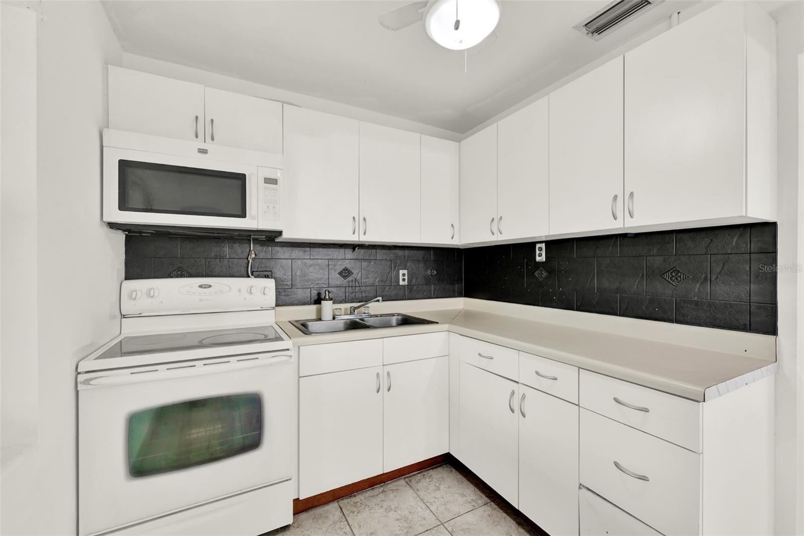 Image 6 of 20 For 300 Glenwood Avenue