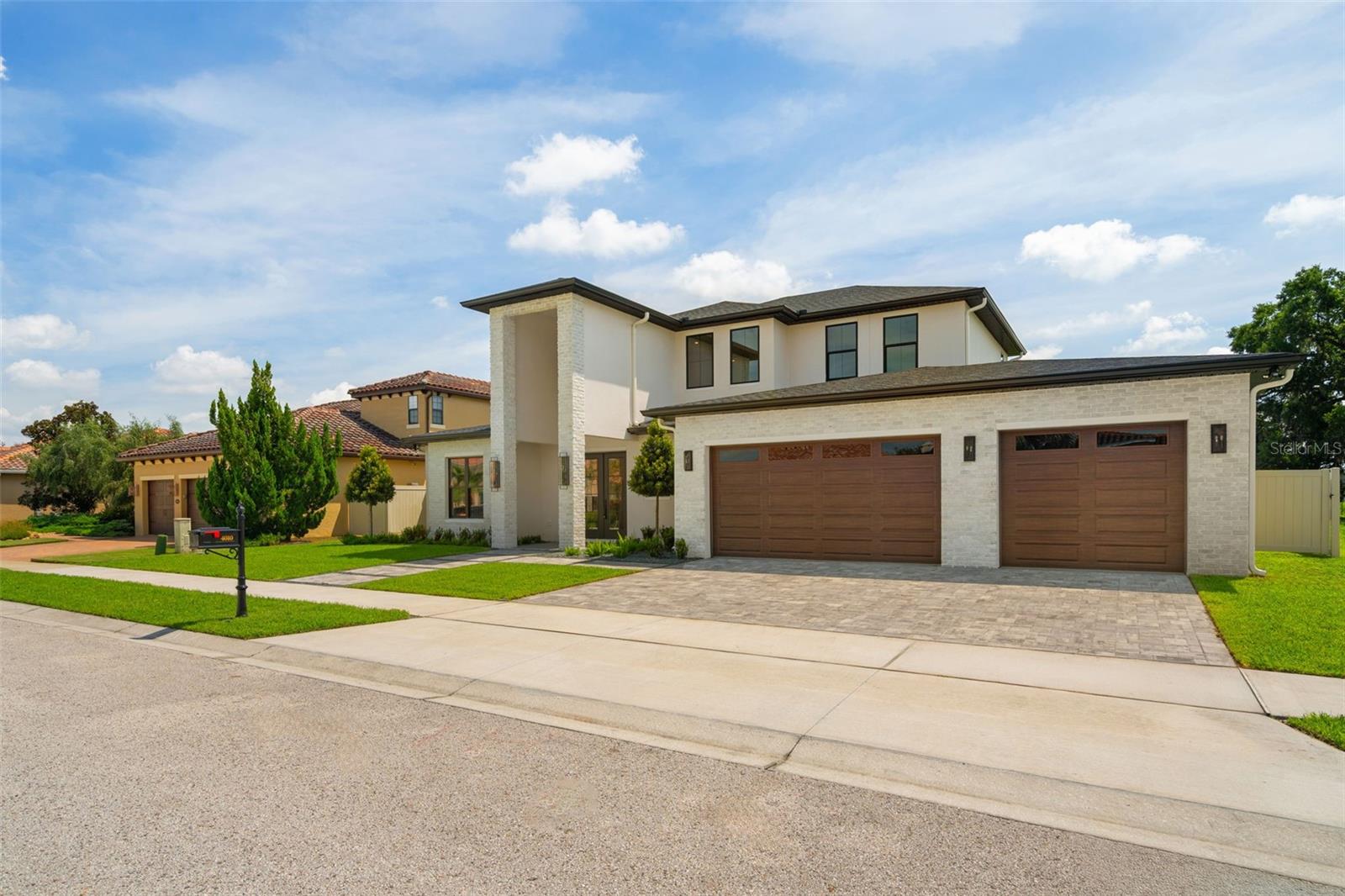 Image 2 of 70 For 4010 Isle Vista Avenue