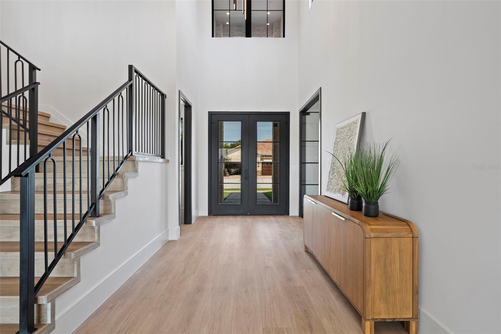 Image 4 of 70 For 4010 Isle Vista Avenue