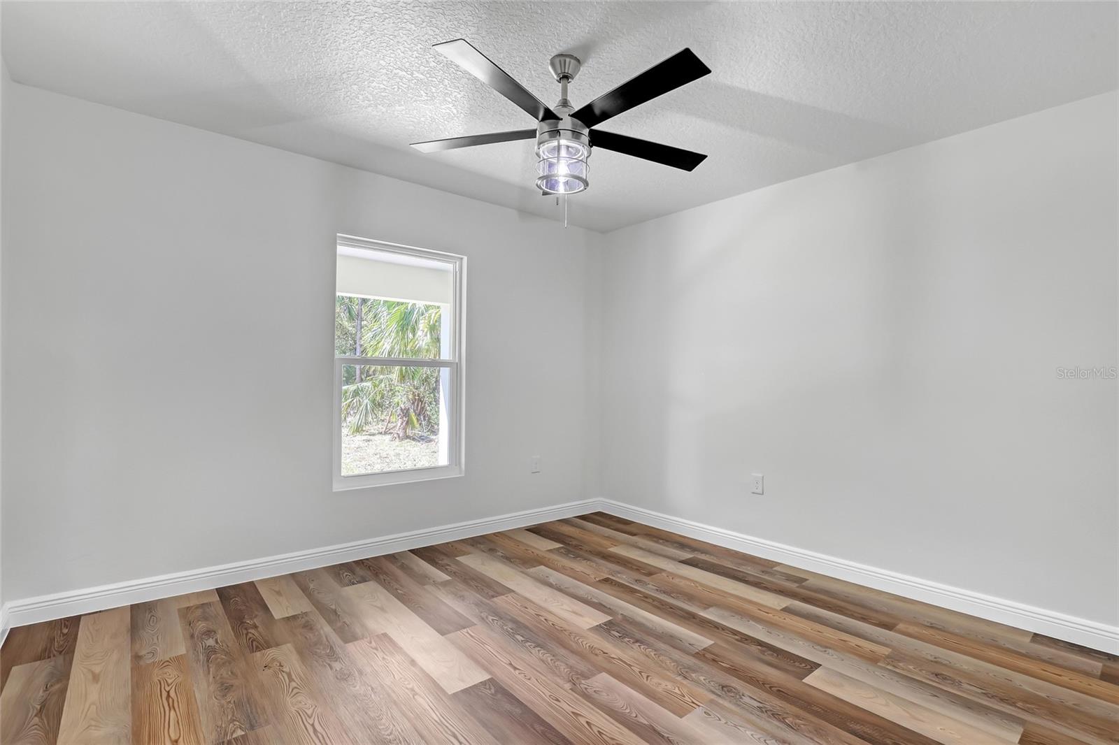 Image 41 of 57 For 4065 Fawn Lake Boulevard