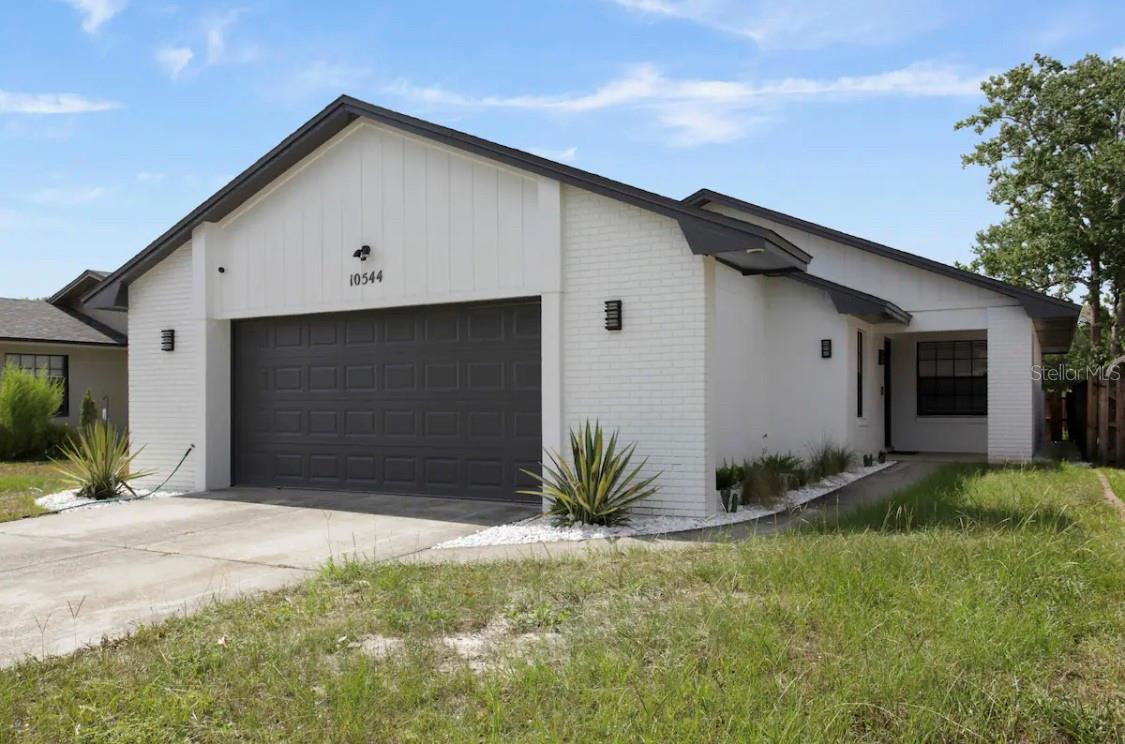Image 2 of 37 For 10544 Wyndcliff Drive
