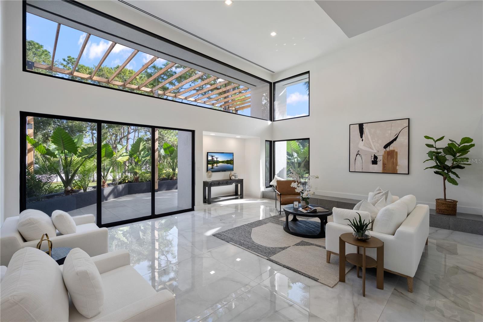Image 10 of 65 For 808 Sweetwater Club Boulevard
