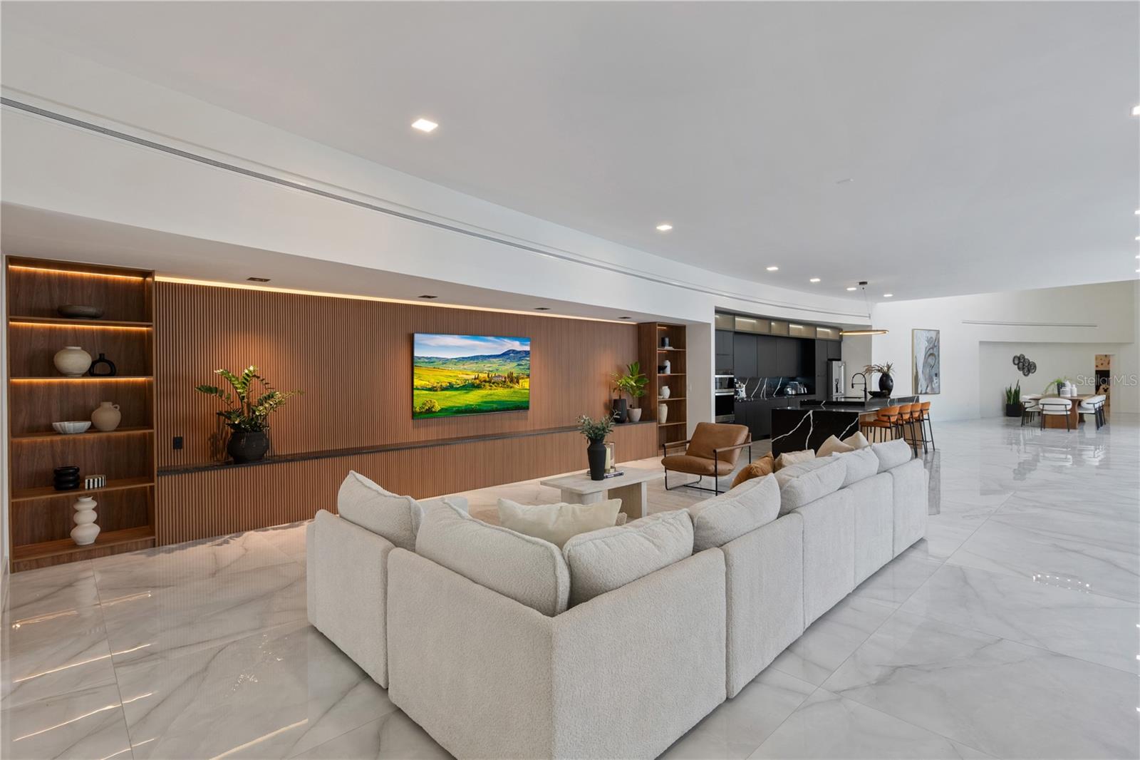 Image 13 of 65 For 808 Sweetwater Club Boulevard