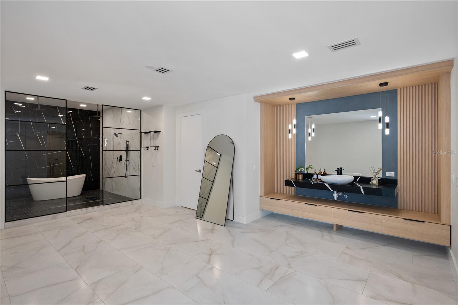 Image 26 of 65 For 808 Sweetwater Club Boulevard