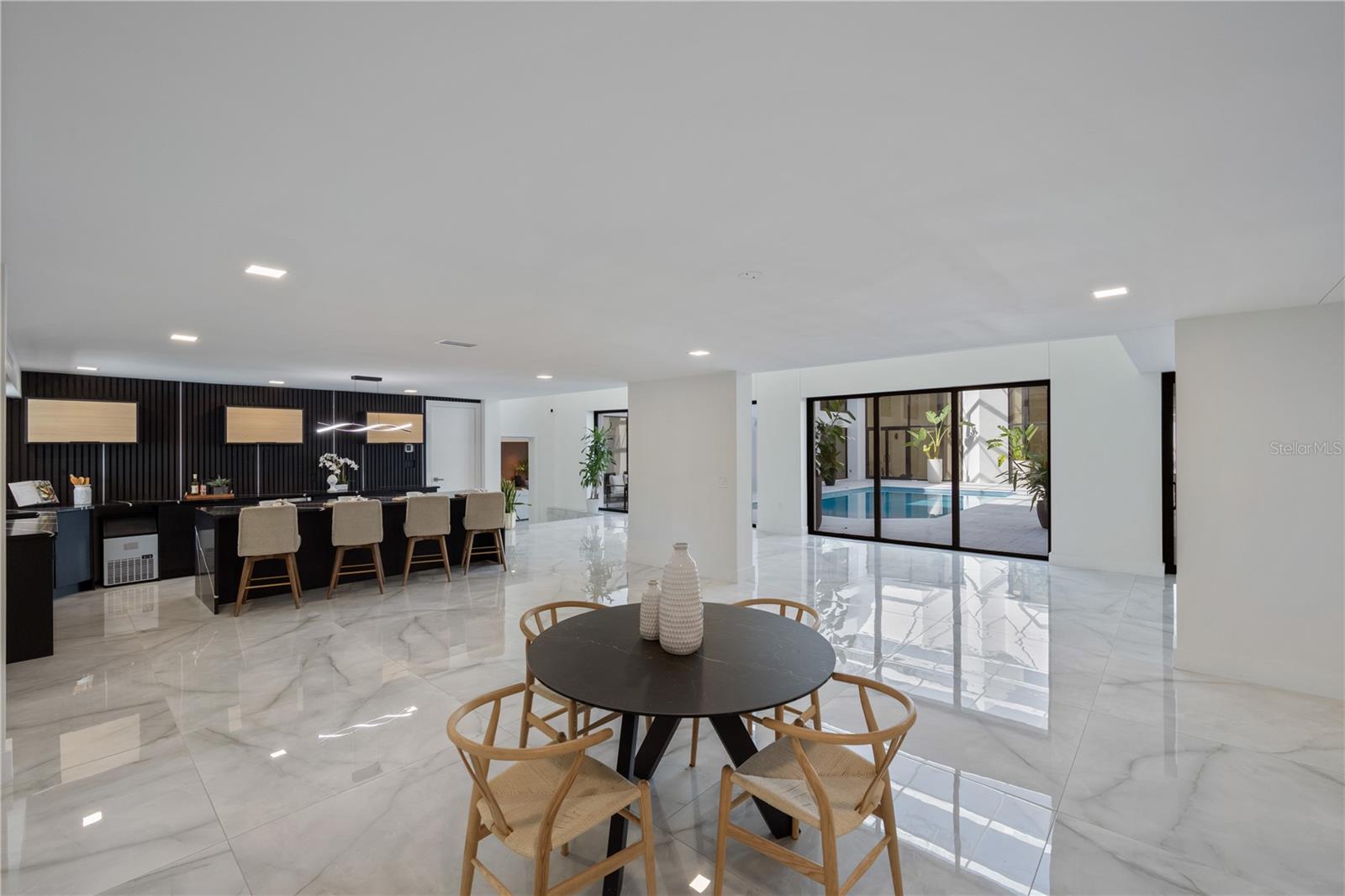 Image 32 of 65 For 808 Sweetwater Club Boulevard