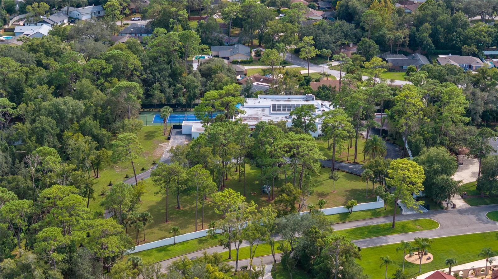Image 53 of 65 For 808 Sweetwater Club Boulevard