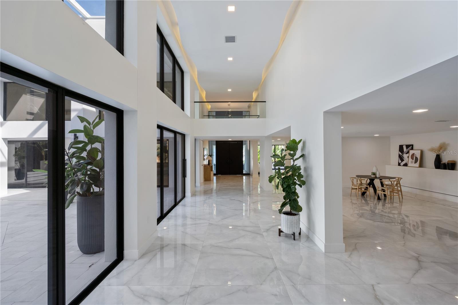 Image 9 of 65 For 808 Sweetwater Club Boulevard