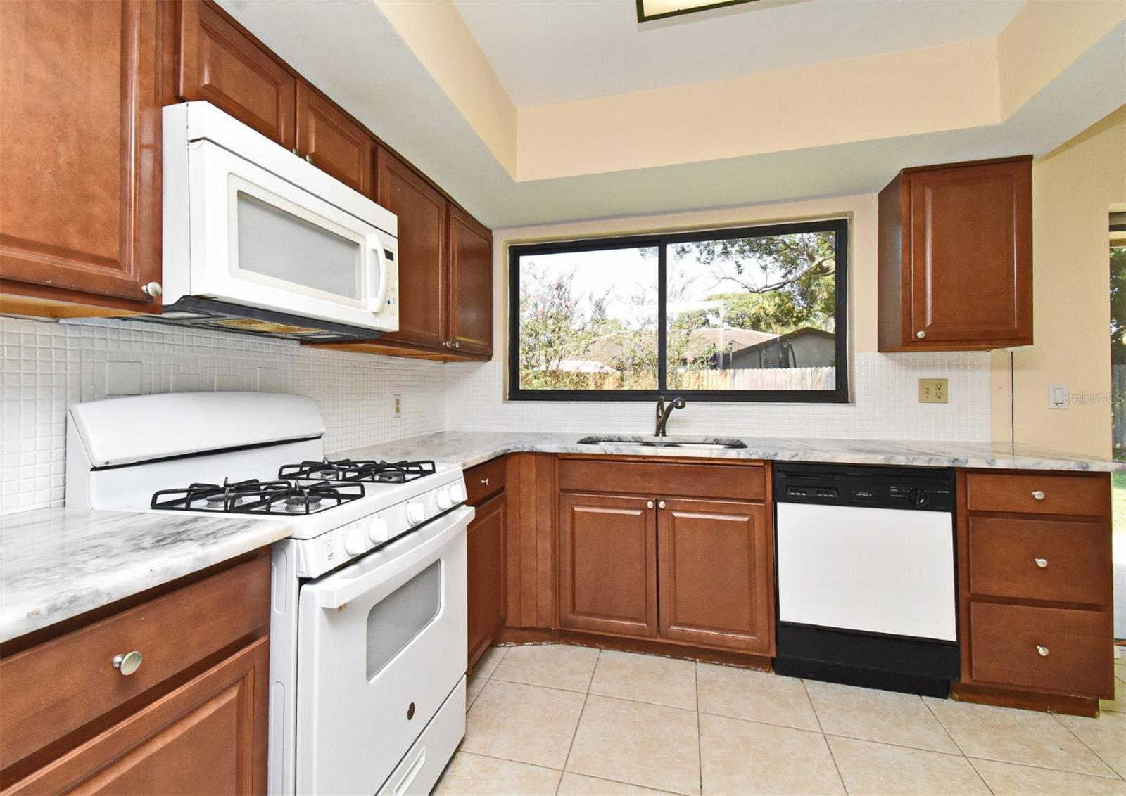 Image 16 of 48 For 2682 Tierra Circle
