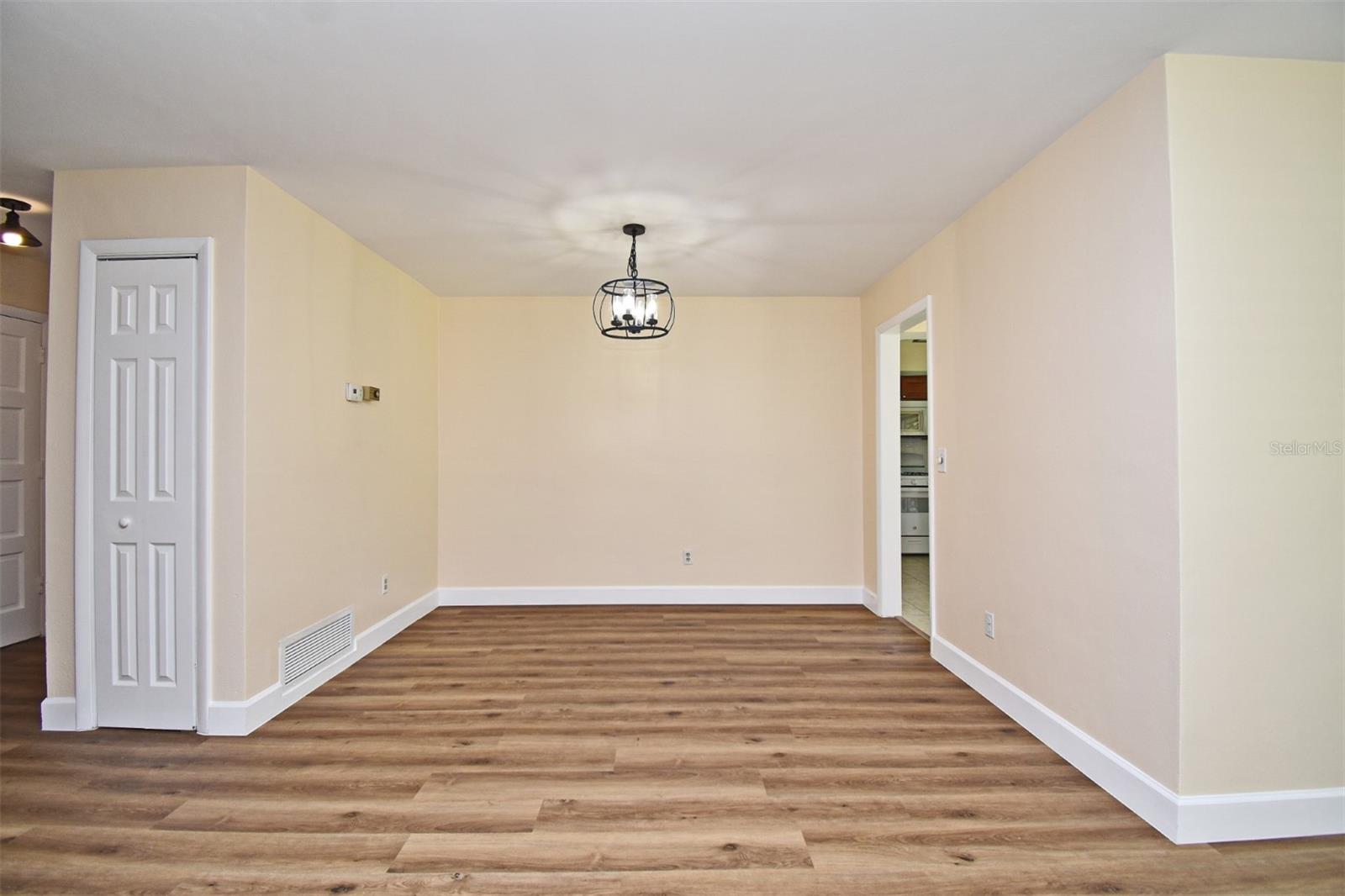 Image 8 of 48 For 2682 Tierra Circle