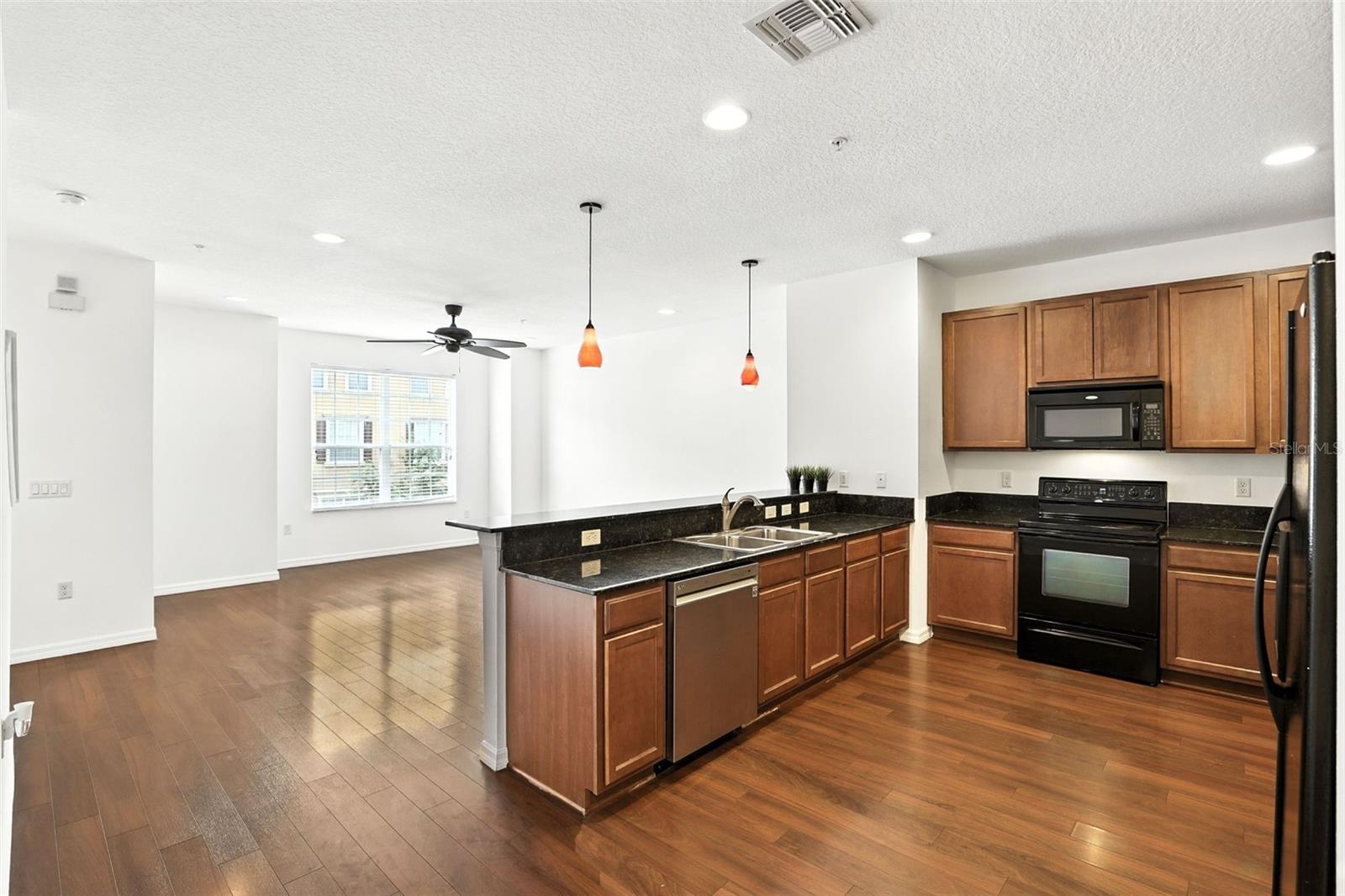 Image 5 of 30 For 655 Pensacola Lane