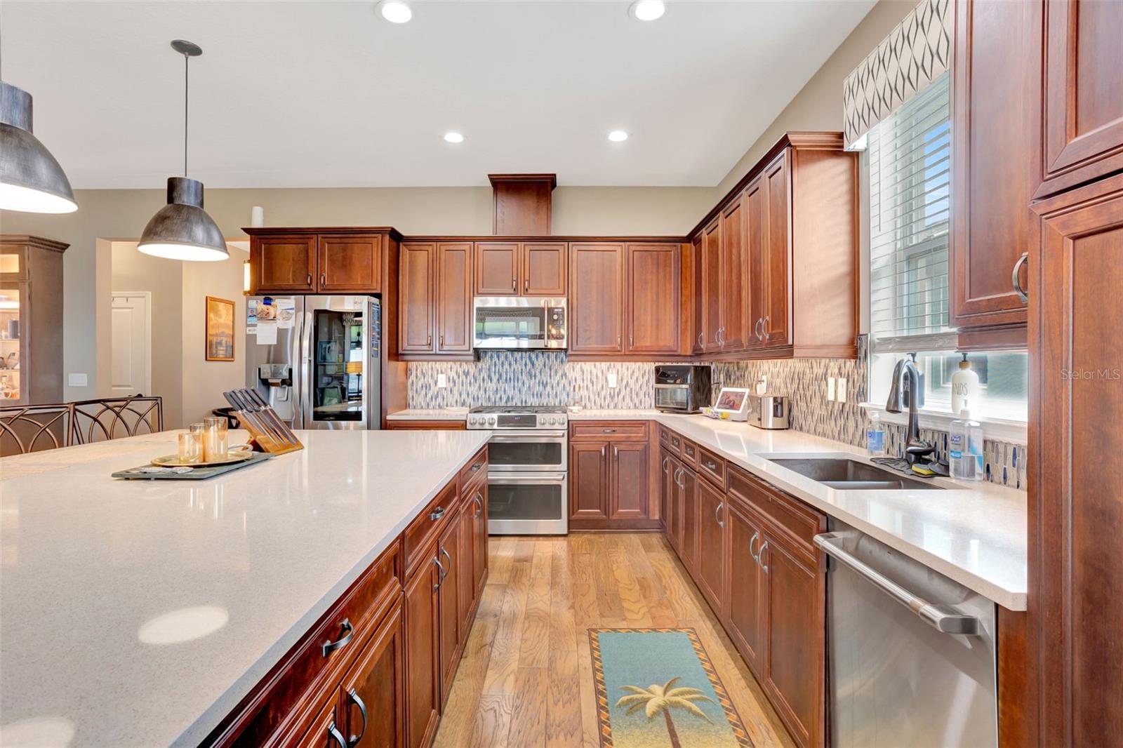 Image 11 of 45 For 176 Silver Maple Road