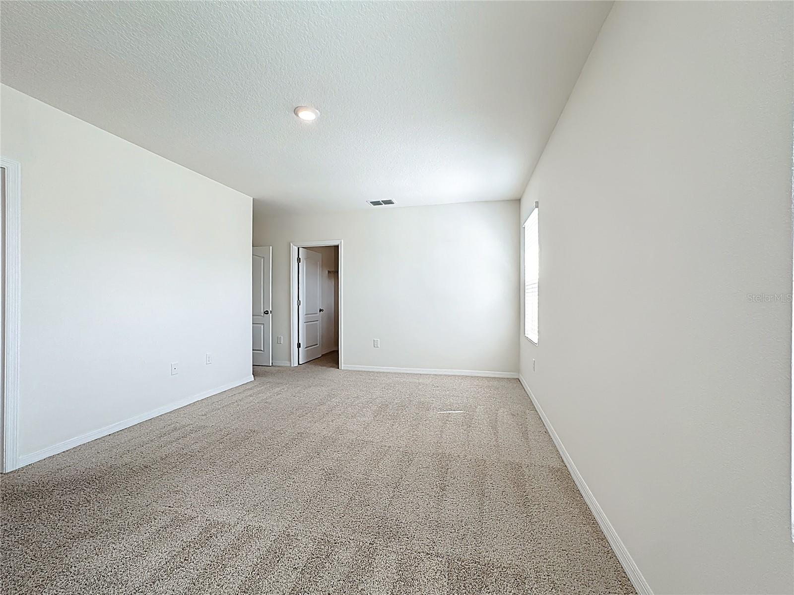 Image 18 of 49 For 2692 Reddish Egret Bend