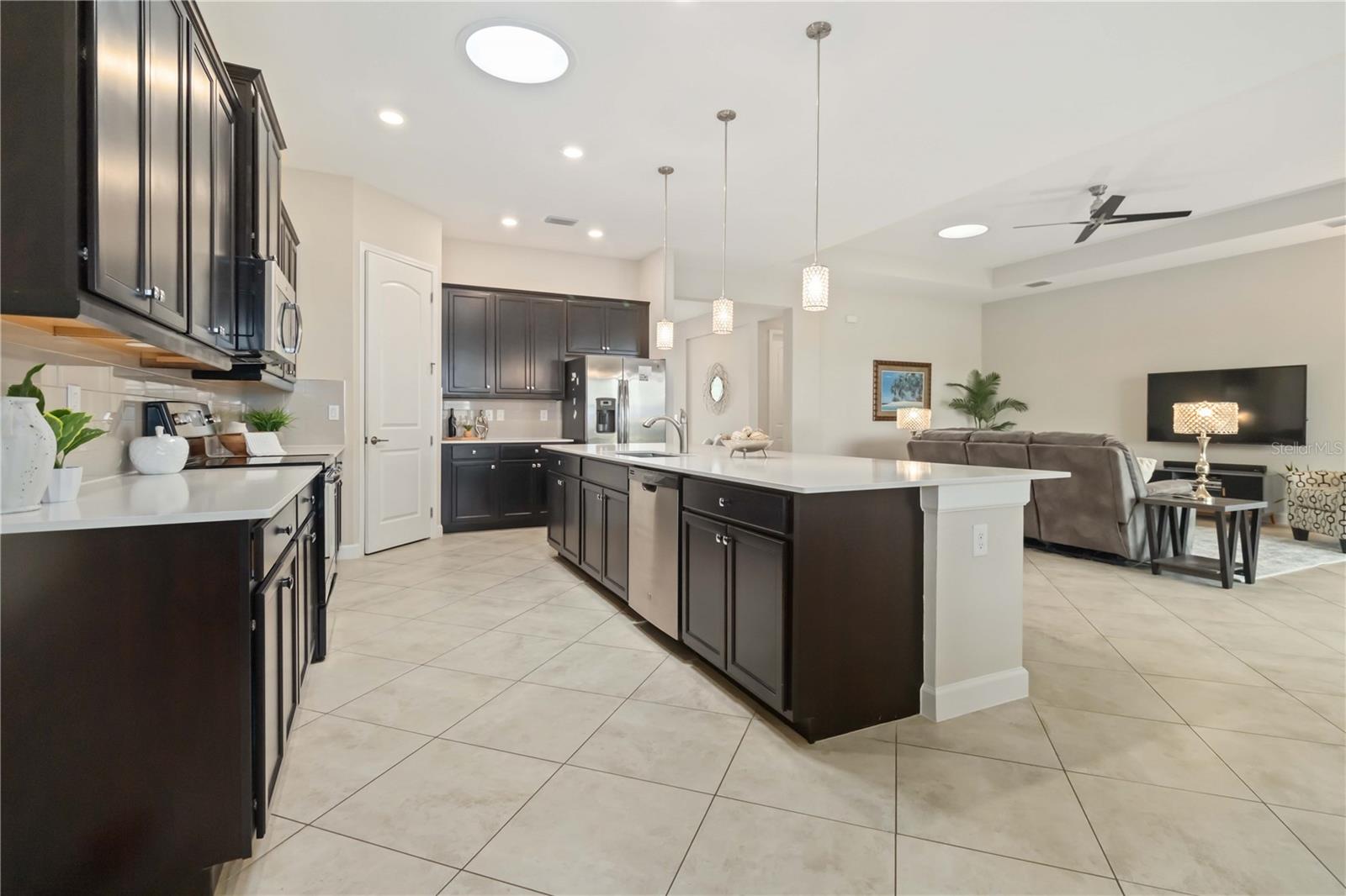 Image 16 of 48 For 2300 Caravan Place