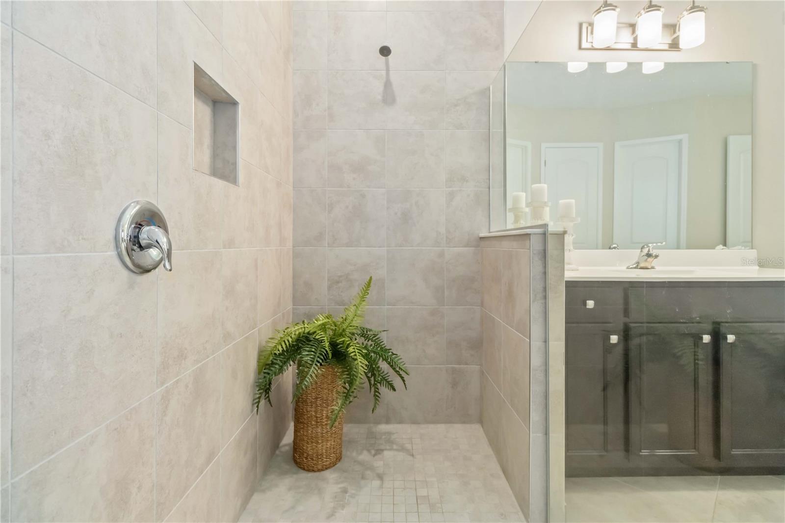 Image 32 of 48 For 2300 Caravan Place
