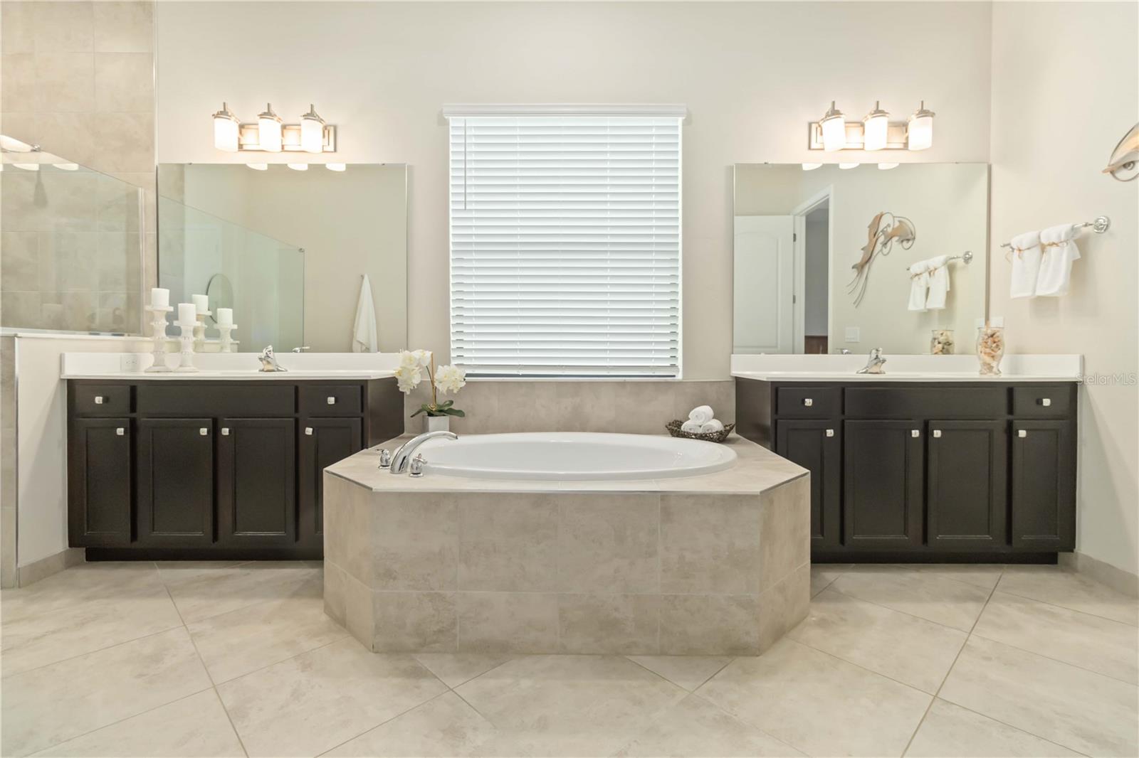 Image 33 of 48 For 2300 Caravan Place