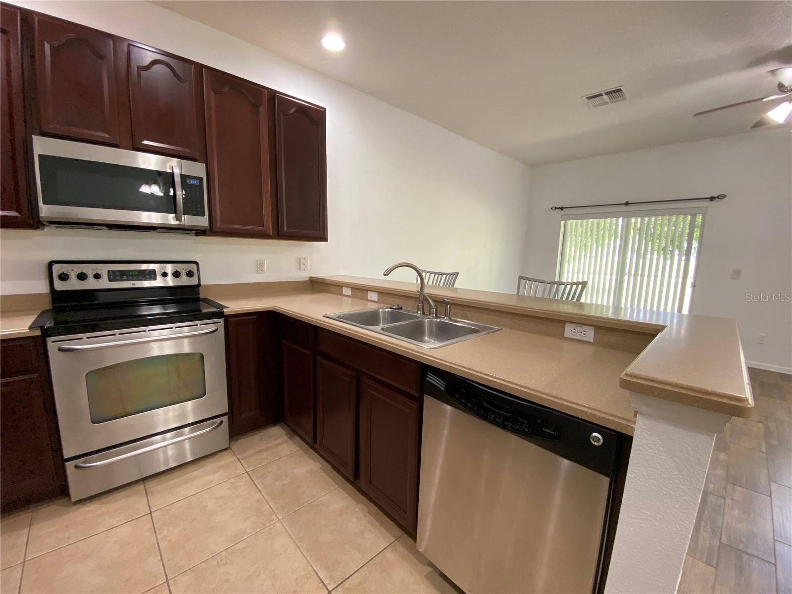 Image 10 of 59 For 10285 Park Commons Drive