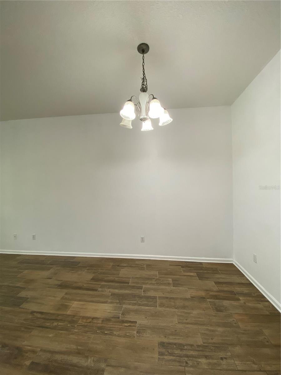 Image 13 of 59 For 10285 Park Commons Drive