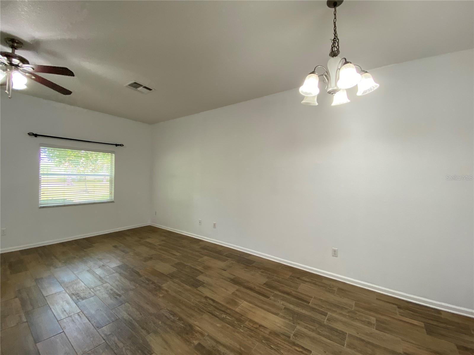 Image 14 of 59 For 10285 Park Commons Drive
