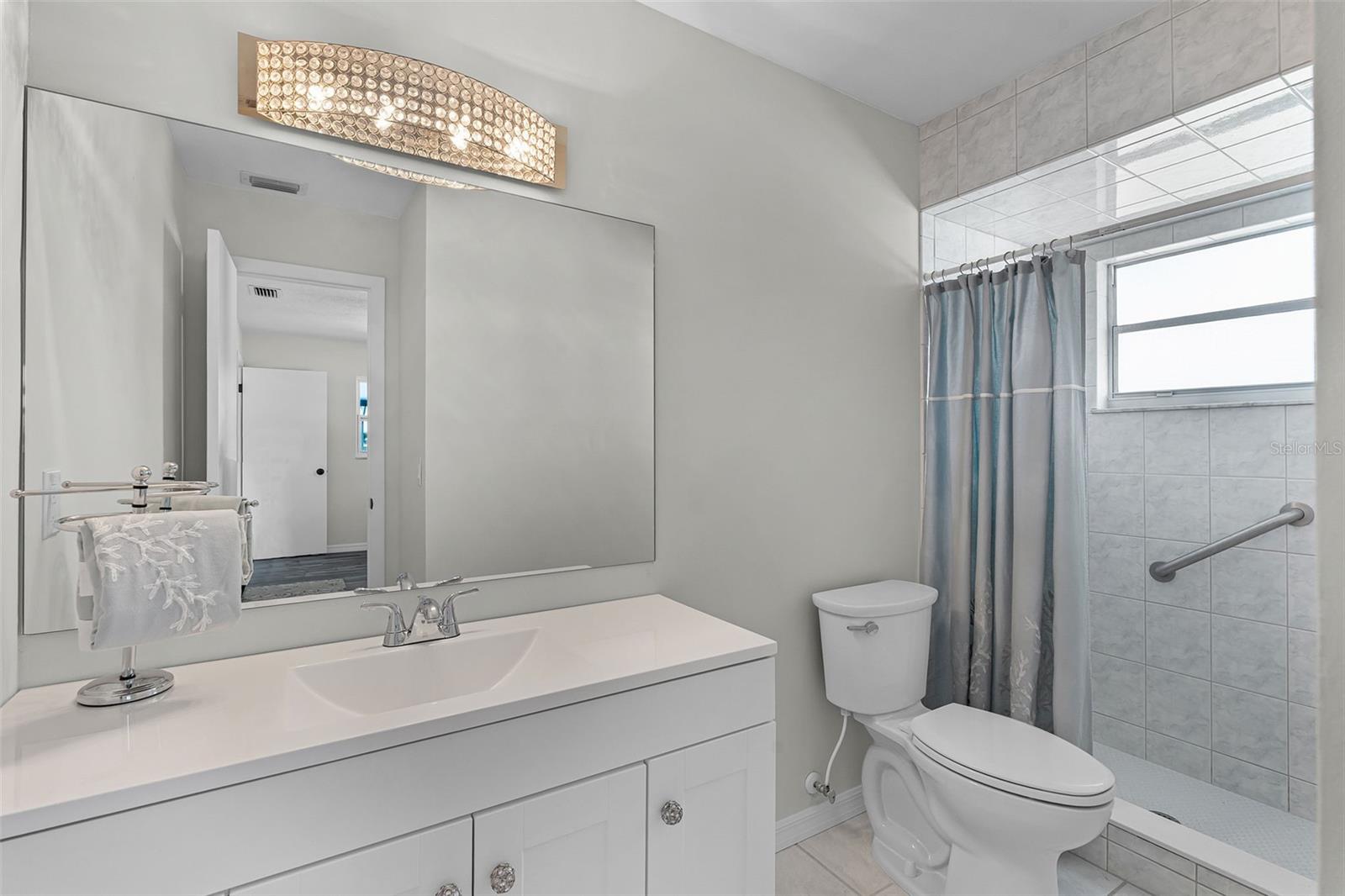 Image 13 of 33 For 1007 Crescent Parkway