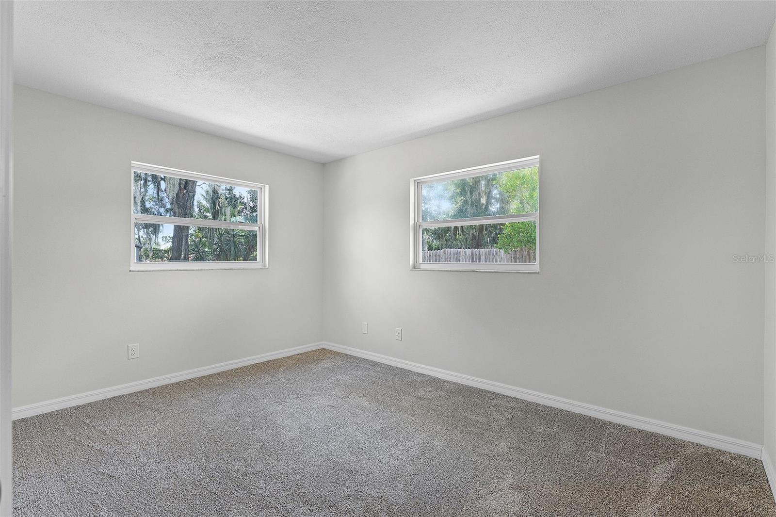 Image 15 of 33 For 1007 Crescent Parkway