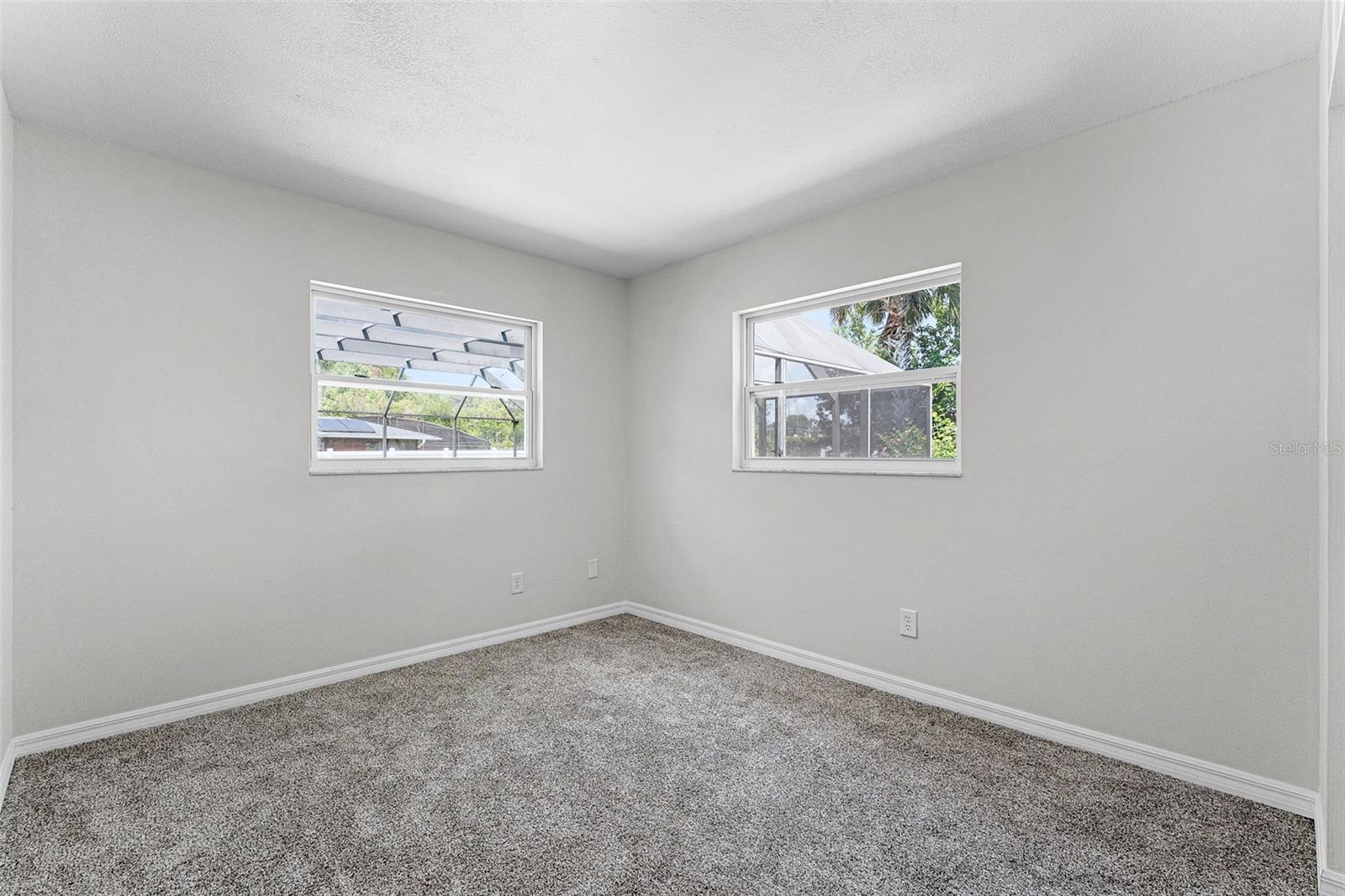 Image 17 of 33 For 1007 Crescent Parkway