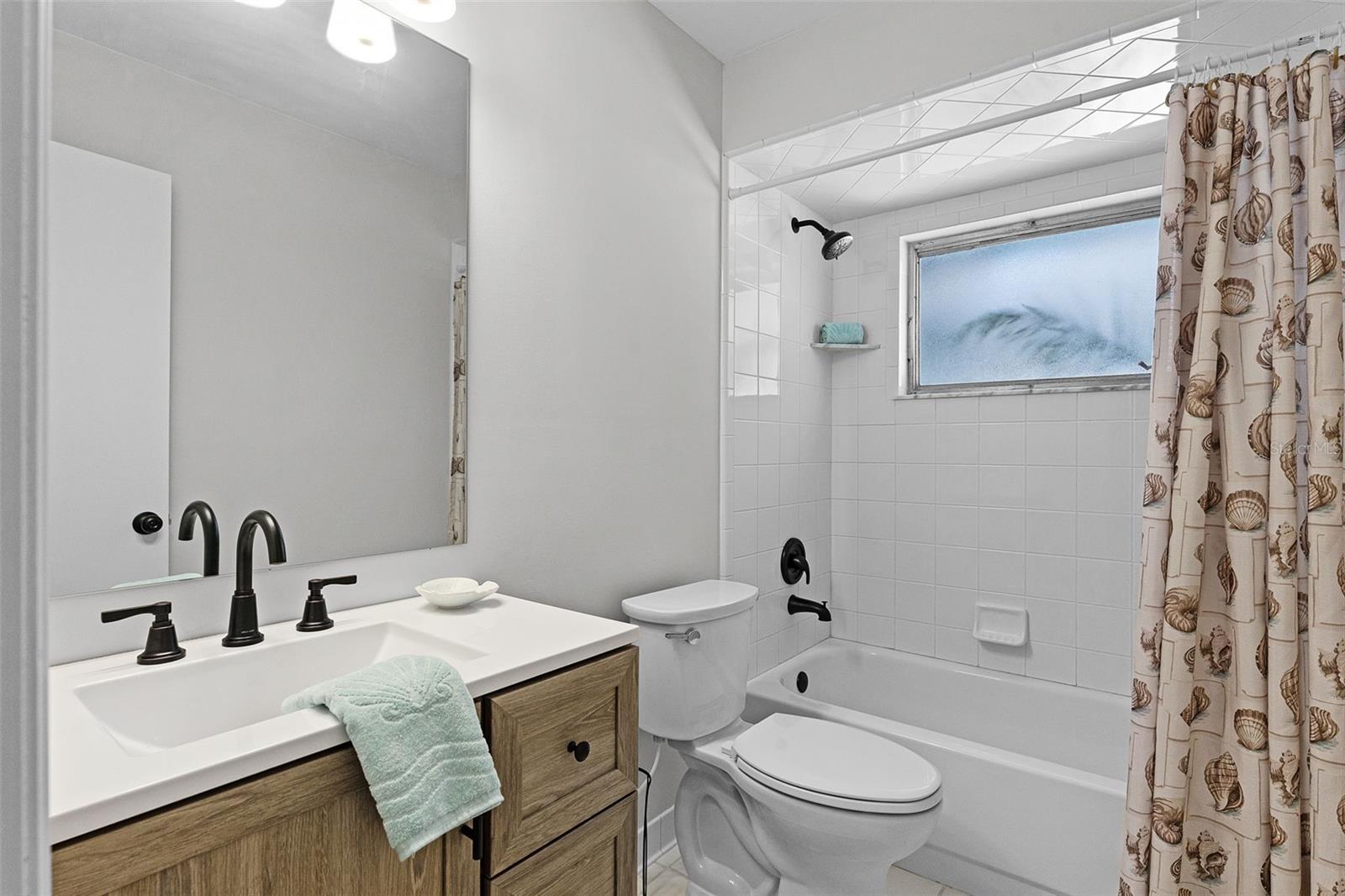 Image 18 of 33 For 1007 Crescent Parkway