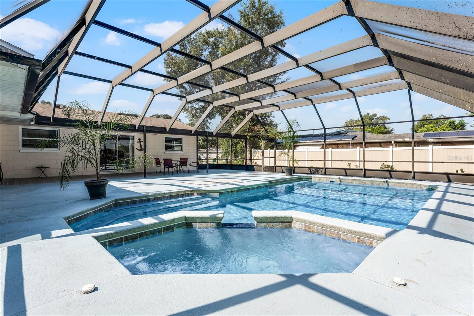 Image 19 of 33 For 1007 Crescent Parkway