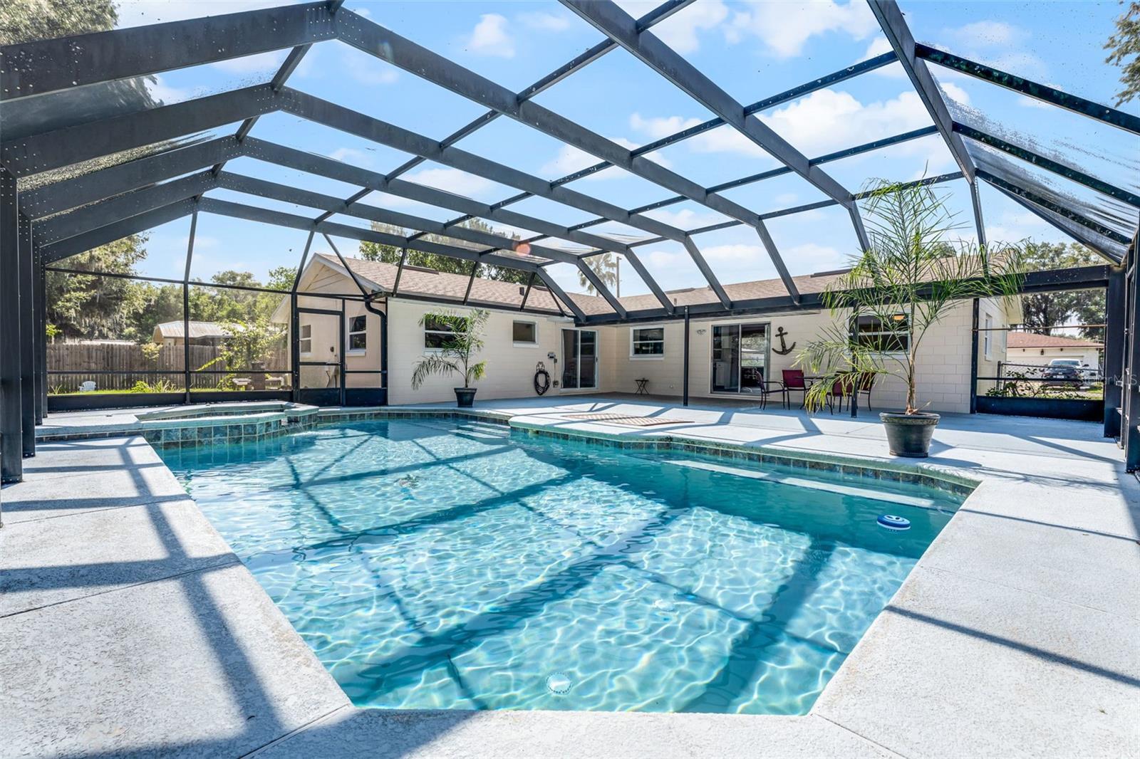 Image 20 of 33 For 1007 Crescent Parkway