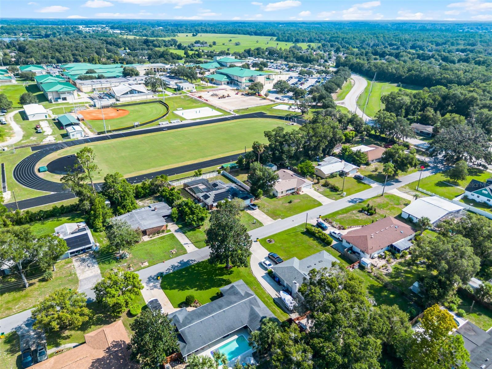 Image 32 of 33 For 1007 Crescent Parkway