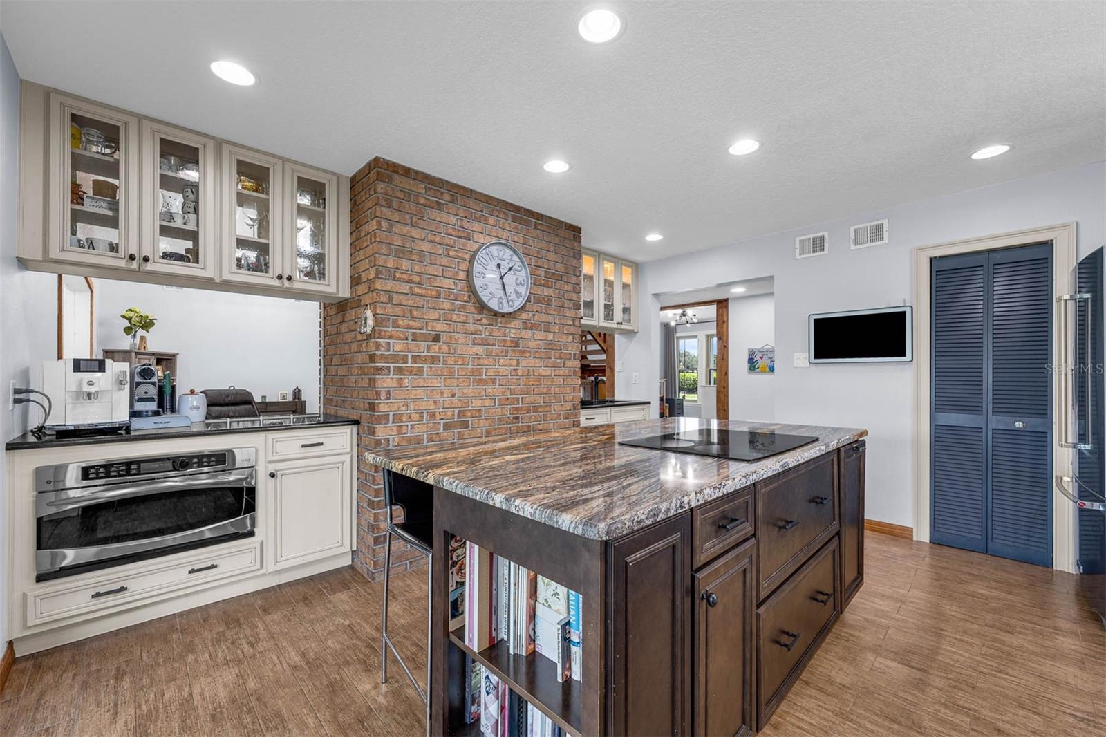 Image 15 of 56 For 5826 Masters Blvd