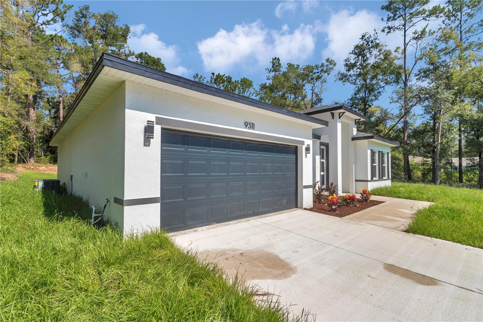 Listing photo id 8 for 9311 Sherman Drive