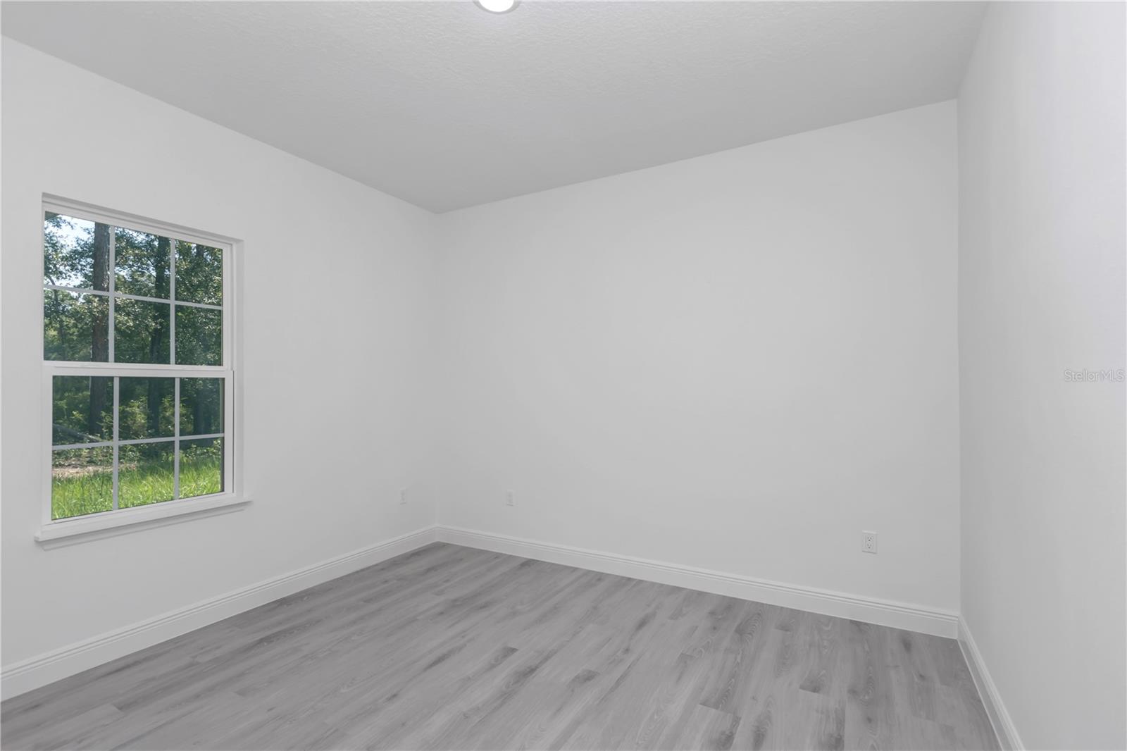 Listing photo id 30 for 9311 Sherman Drive