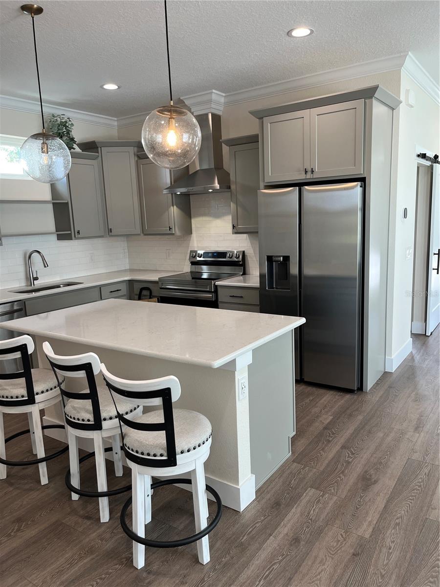 Image 10 of 18 For 12040 Lakeshore Way