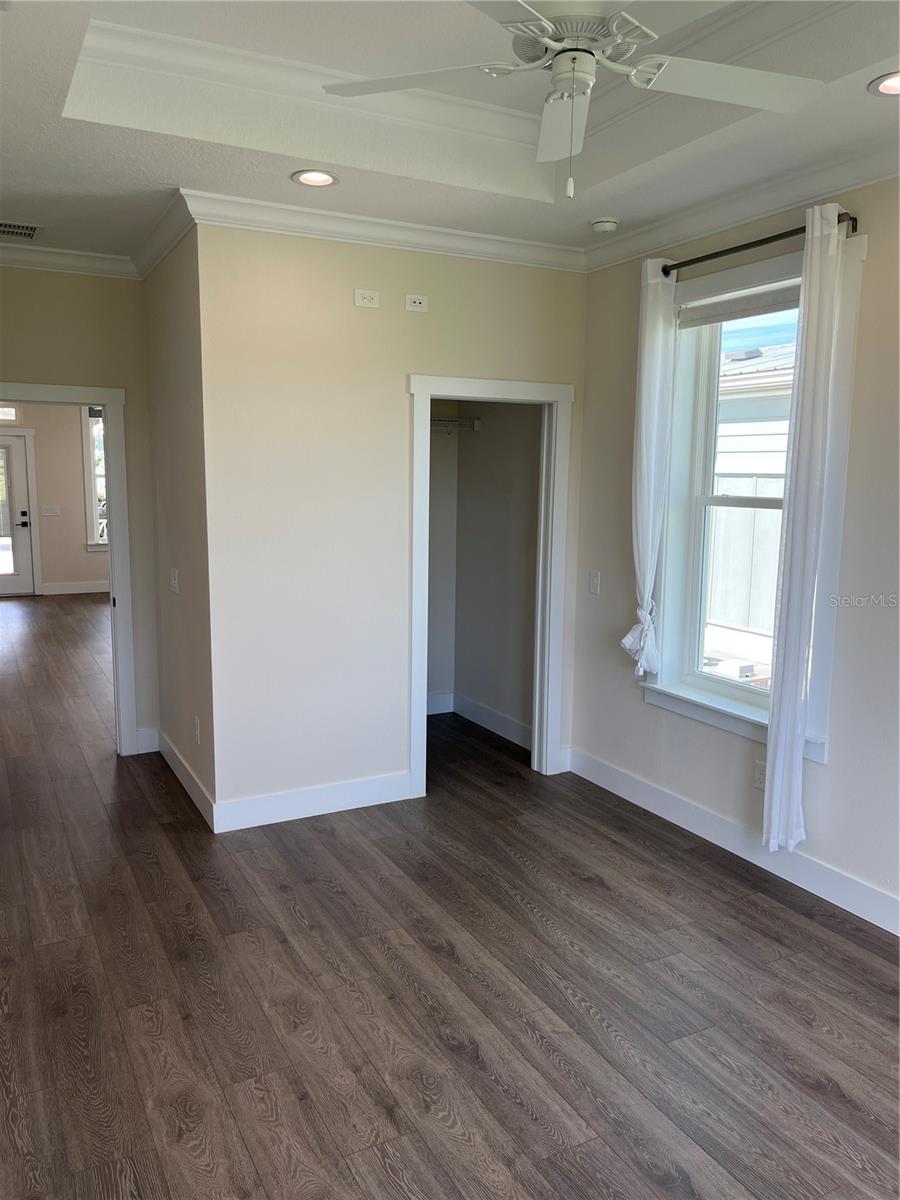 Image 14 of 18 For 12040 Lakeshore Way