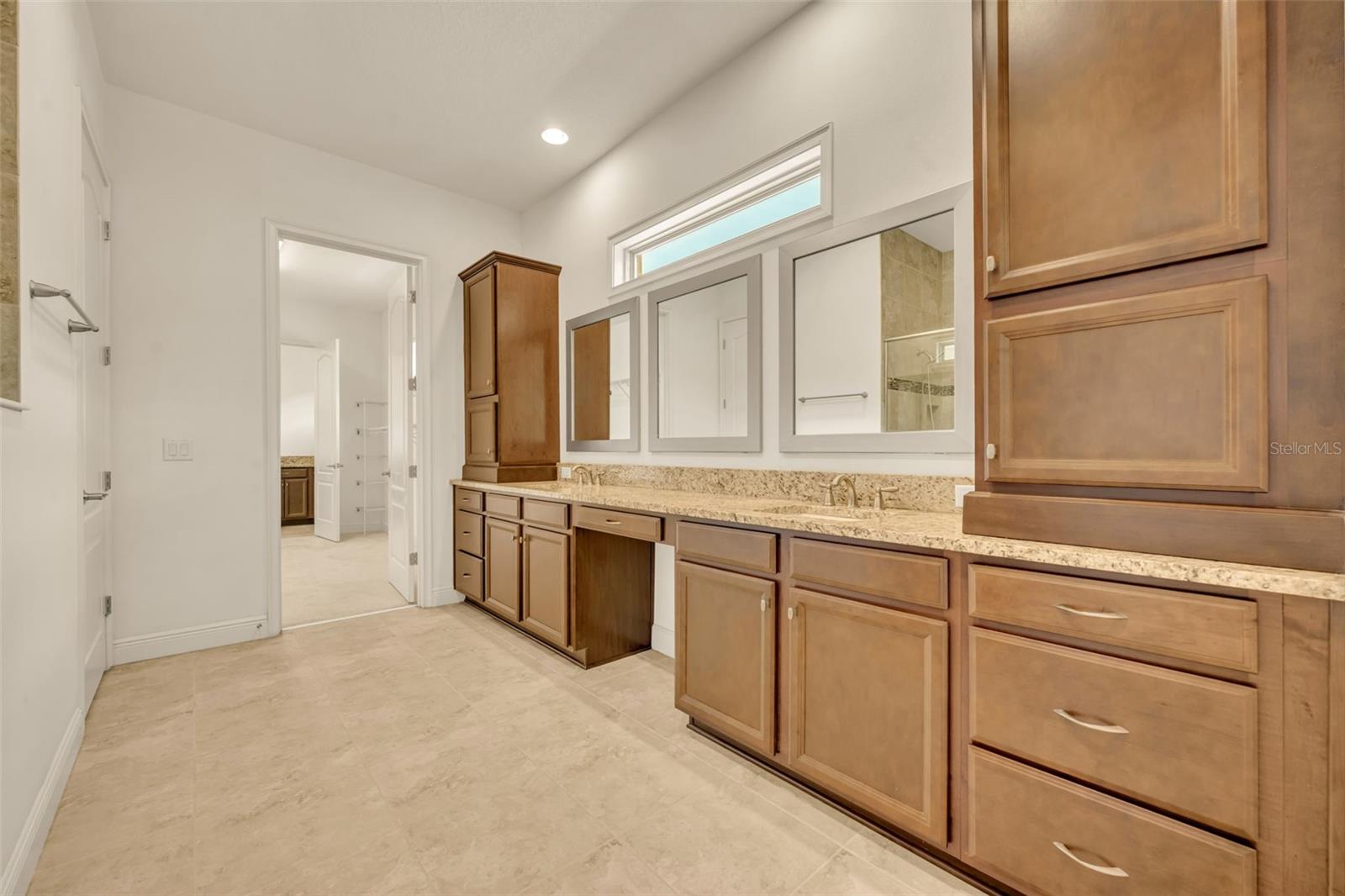 Image 26 of 80 For 14078 Alafaya Oak Bend