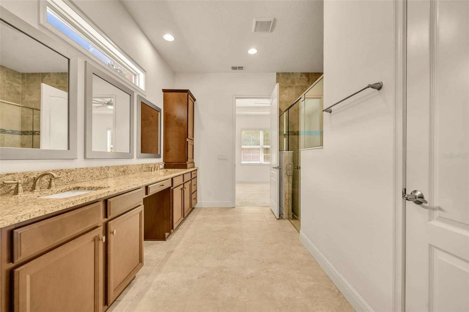 Image 27 of 80 For 14078 Alafaya Oak Bend
