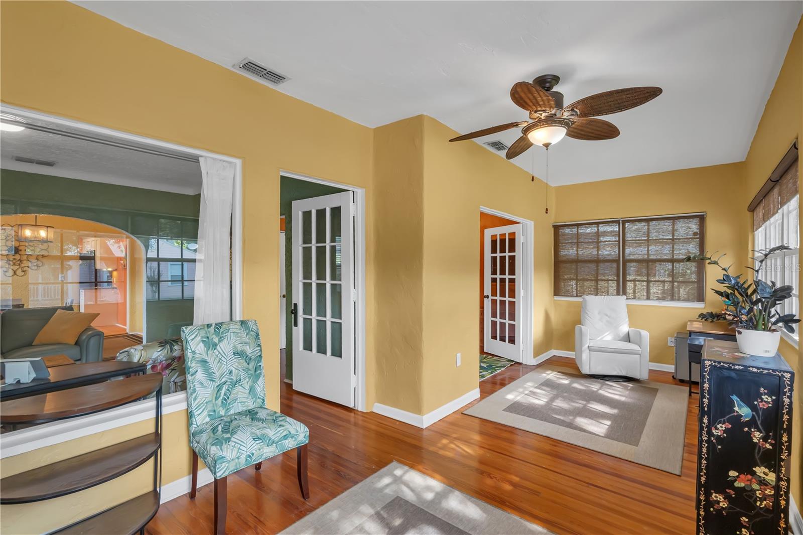 Image 16 of 45 For 1837 Illinois Street