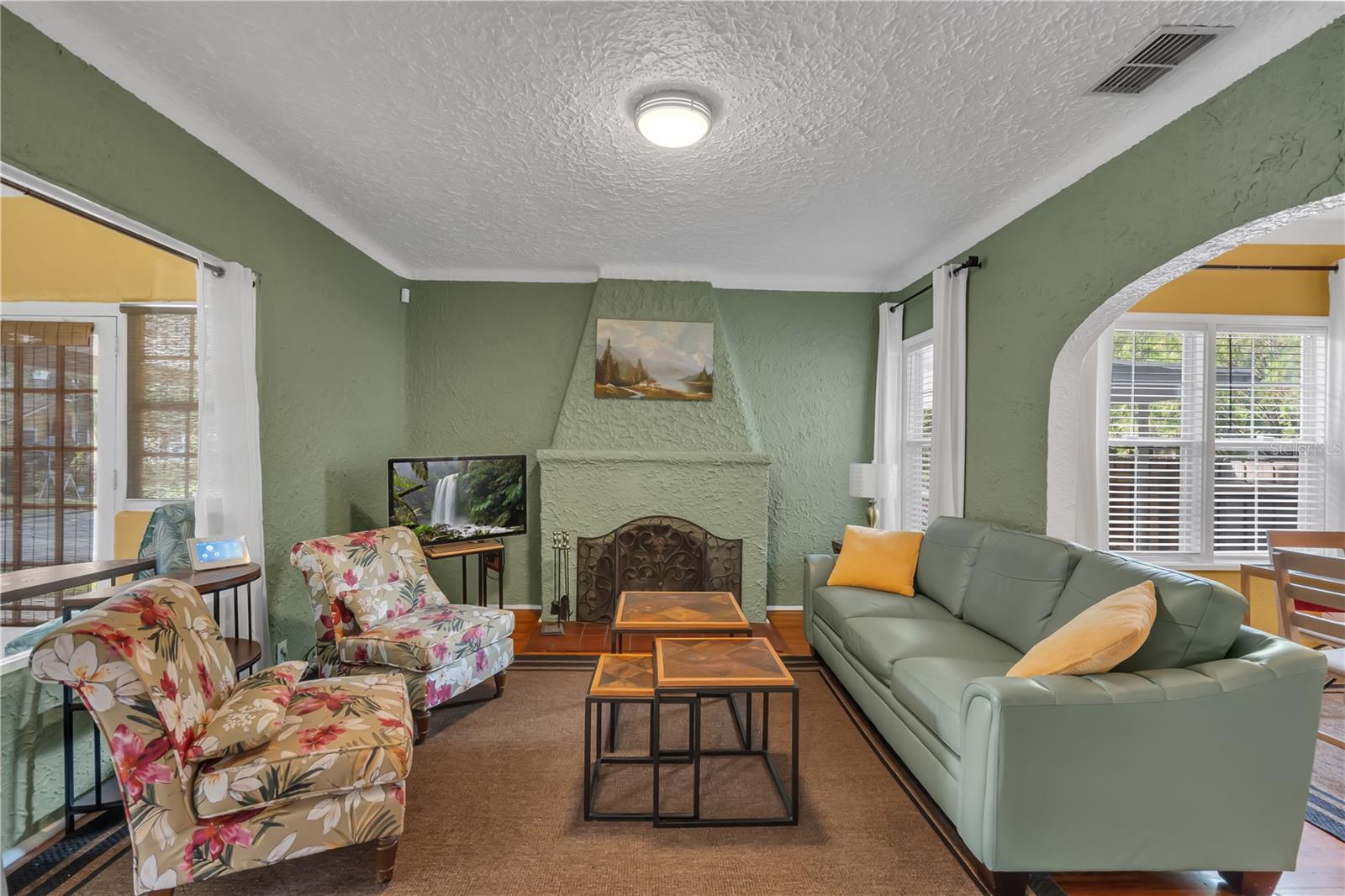 Image 3 of 45 For 1837 Illinois Street