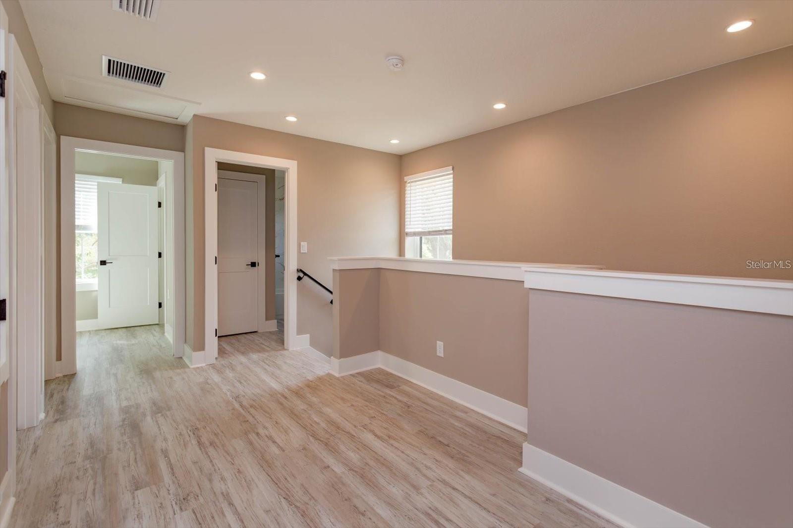Image 10 of 28 For 1340 Crystal Lake Avenue E