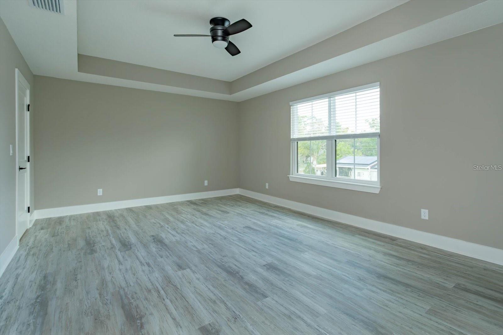 Image 17 of 28 For 1340 Crystal Lake Avenue E